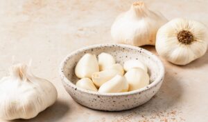 Nature's Bounty: Traditional Herbal Remedies from the Sunnah Garlic