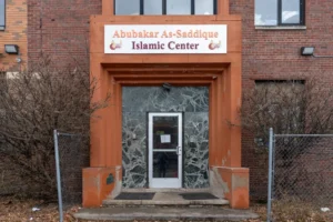 Minneapolis Mosque Halts Weekend Activities Following Security Threat Minneapolis Mosque Halts Weekend Activities Following Security Threat