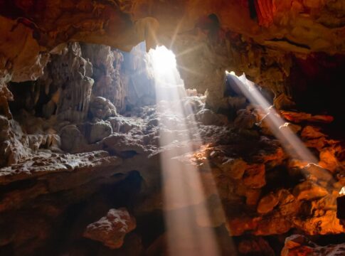 The Noble Path: Essential Etiquettes of Seeking Knowledge in Islam