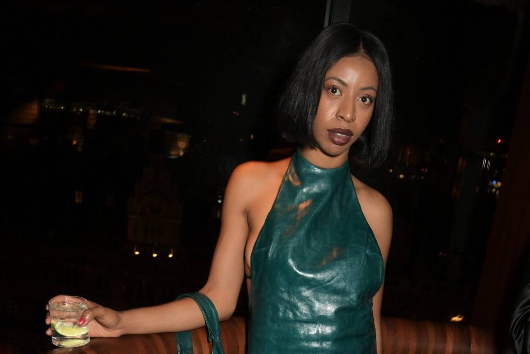 Fashion designer apologises after parading Saudi flag mini-skirt – Middle East Monitor