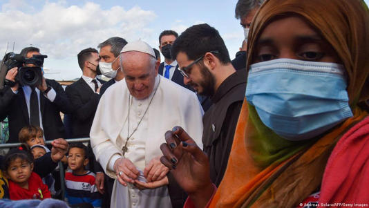 Migration: Pope Francis condemns EU’s refugee policy