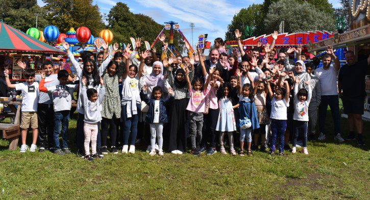 Mosque Distributes Thousands of Meals to School Kids in Summer