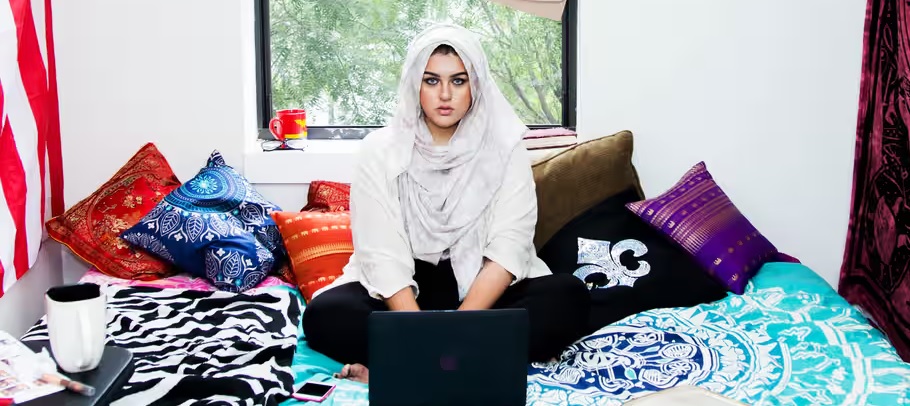 Oxford Univ. Offers Amani Al-Khatahtbeh MSc in Human Rights Law