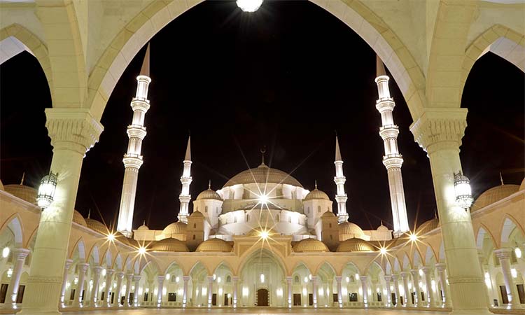 Sheikh Zayed Grand Mosque Welcomes Over 4.37 Million Visitors in First Half of 2024