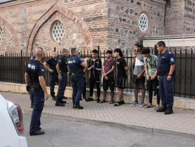 Violent Clash Erupts Between Migrants Near Sofia Mosque