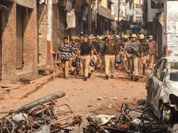 Sambhal Violence: Samajwadi Party Delegation to Assess Mosque Incident; 25 Arrested in Connection