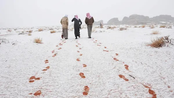 Saudi Arabia Braces for Intense Cold Snap as Temperatures Plummet Below Freezing
