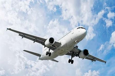 Saudi Arabia Resumes Hajj Flights for Iranians After a Decade-Long Pause