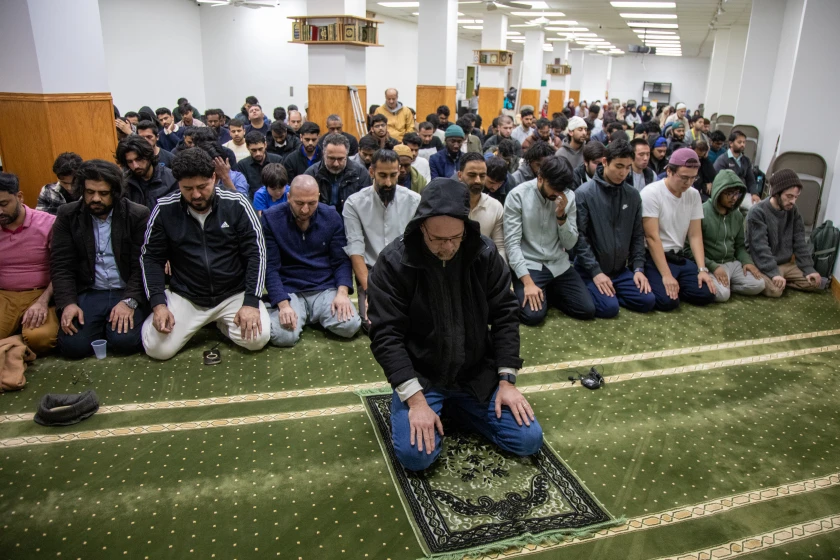 Chicago Muslims Find Strength in Community as Ramadan Begins