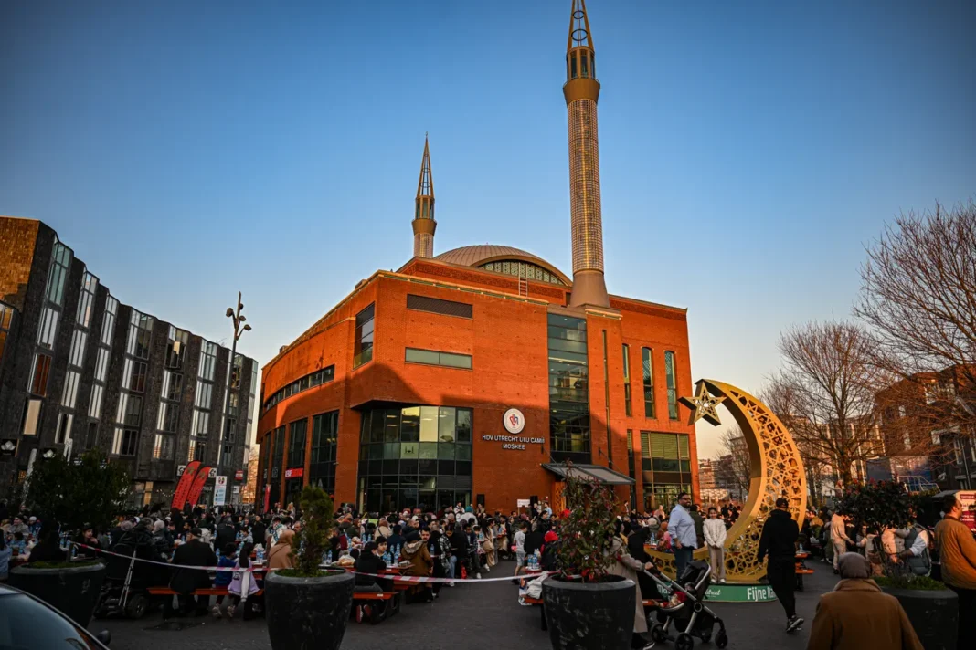 Ten Dutch Municipalities Fined for Secretly Collecting Data on Muslim Residents